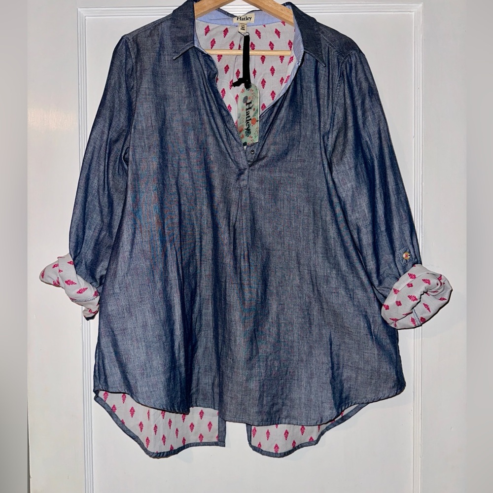 Hatley NWT Chambray Denim blouse with pink fabric lining. Tunic. Large